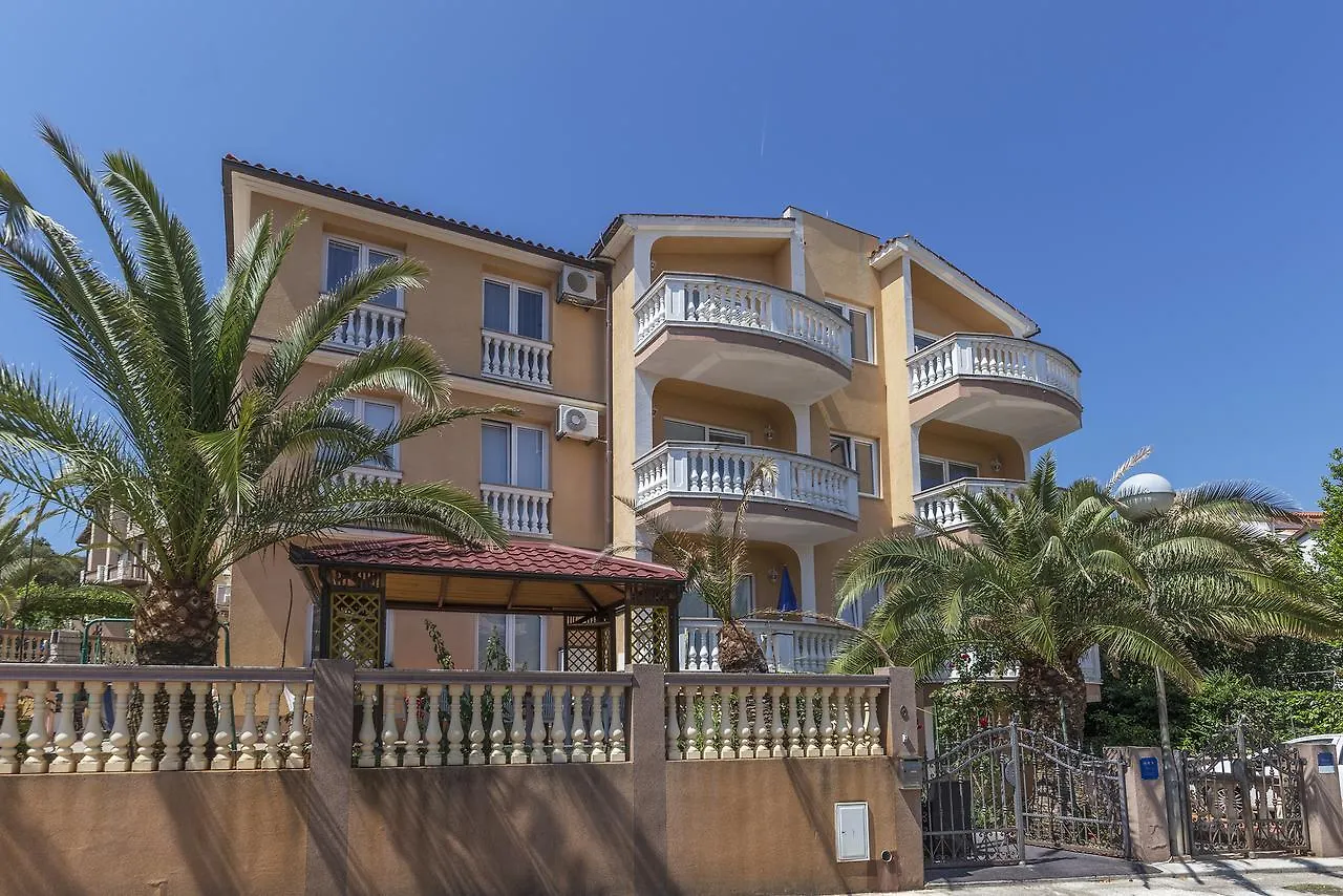 Apartments Canaria Pula